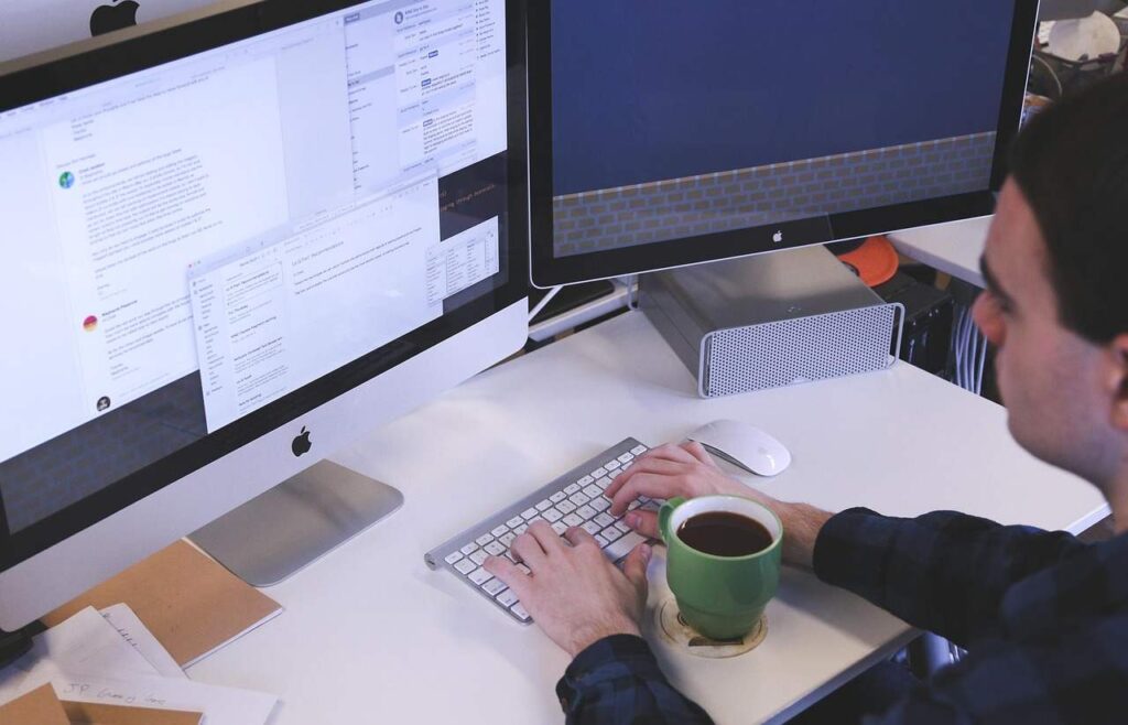 Low Price Computer on Rent in Greater Noida